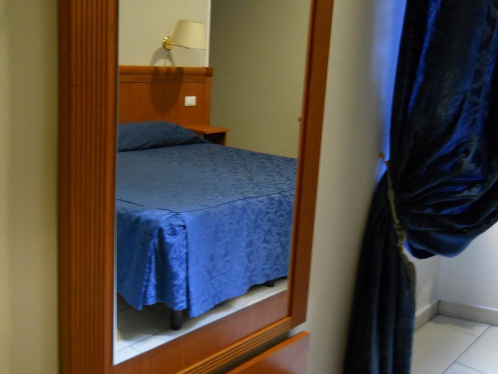 Domus Roxy Hotell Rom Exteriör bild