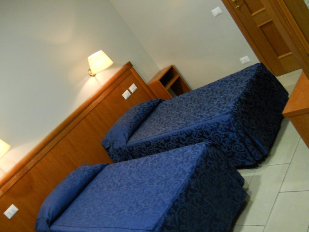 Domus Roxy Hotell Rom Exteriör bild