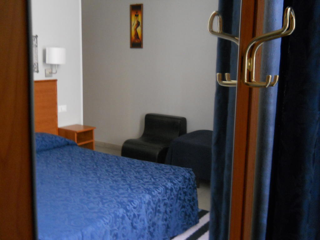 Domus Roxy Hotell Rom Rum bild