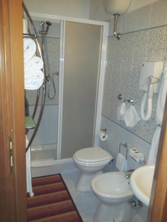 Domus Roxy Hotell Rom Rum bild